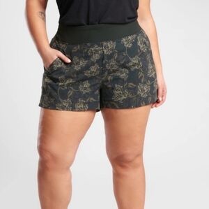 Athleta Trekkie North Printed Womens Shorts Green Floral NEW